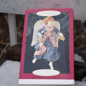 Hallmark Keepsake Ornament Decoration Glad Tidings